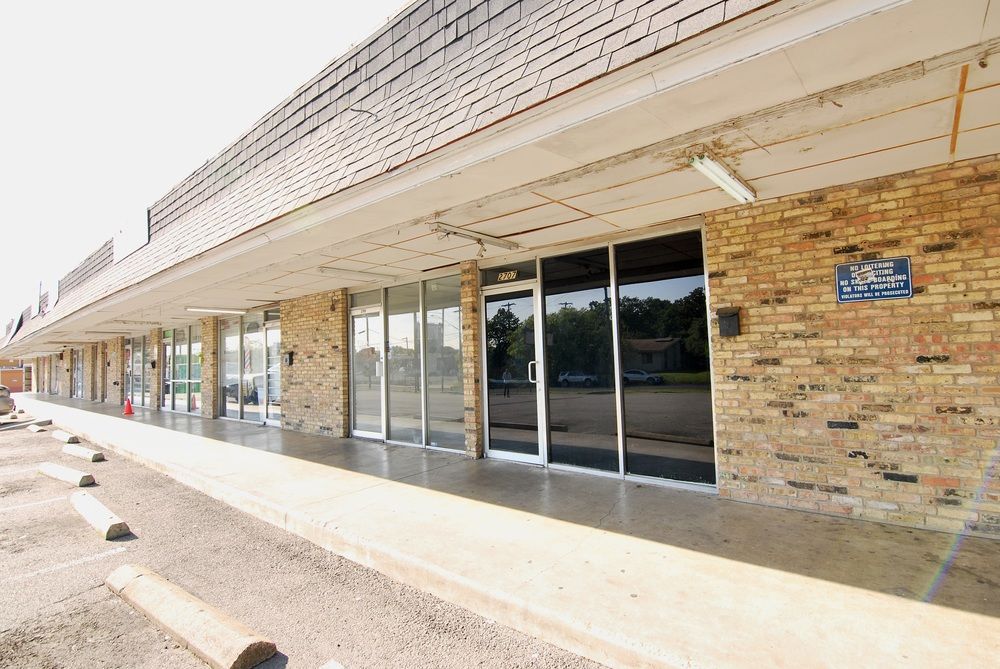 2707 Rogge Ln, Austin, TX 78723